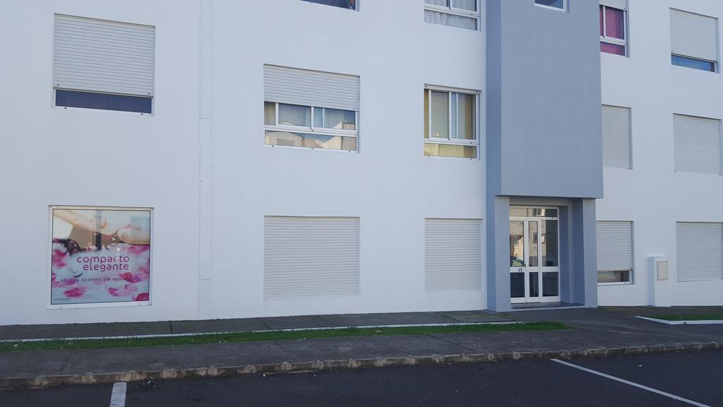Apartamento Moderno E Elegante Πόντα Ντελγκάντα Εξωτερικό φωτογραφία